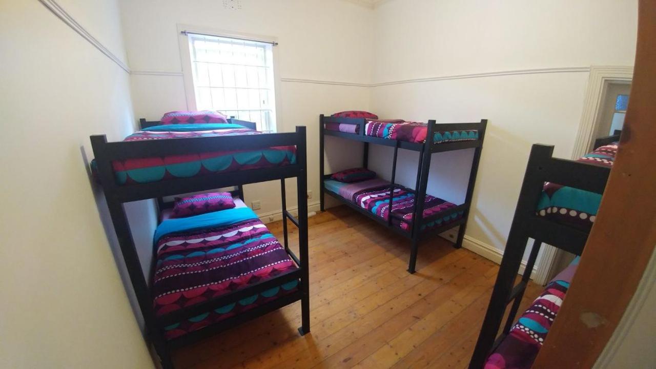 Spacious Backpacker Accommodation Κέιπ Τάουν Εξωτερικό φωτογραφία